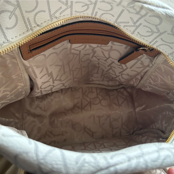 White smaller Calvin Klein book bag purse. New with tags - Picture 3 of 6